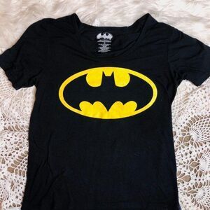 **SOLD** Batman Logo DC Comics Women's Fitted Shirt M